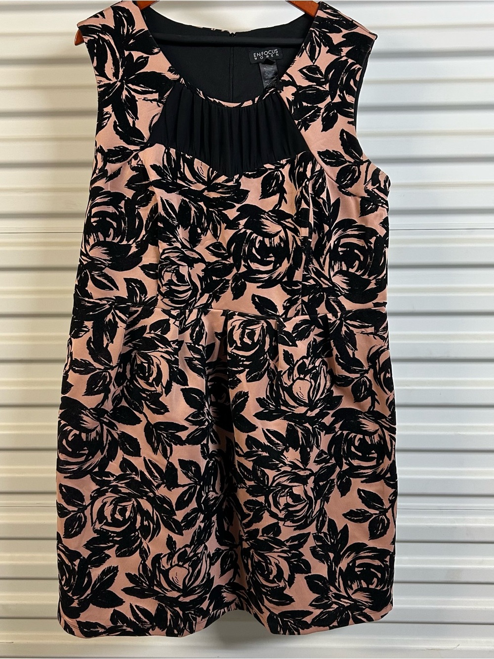 Enfocus Studio Blush Pink and Black Floral Sleeveless Shift Dress